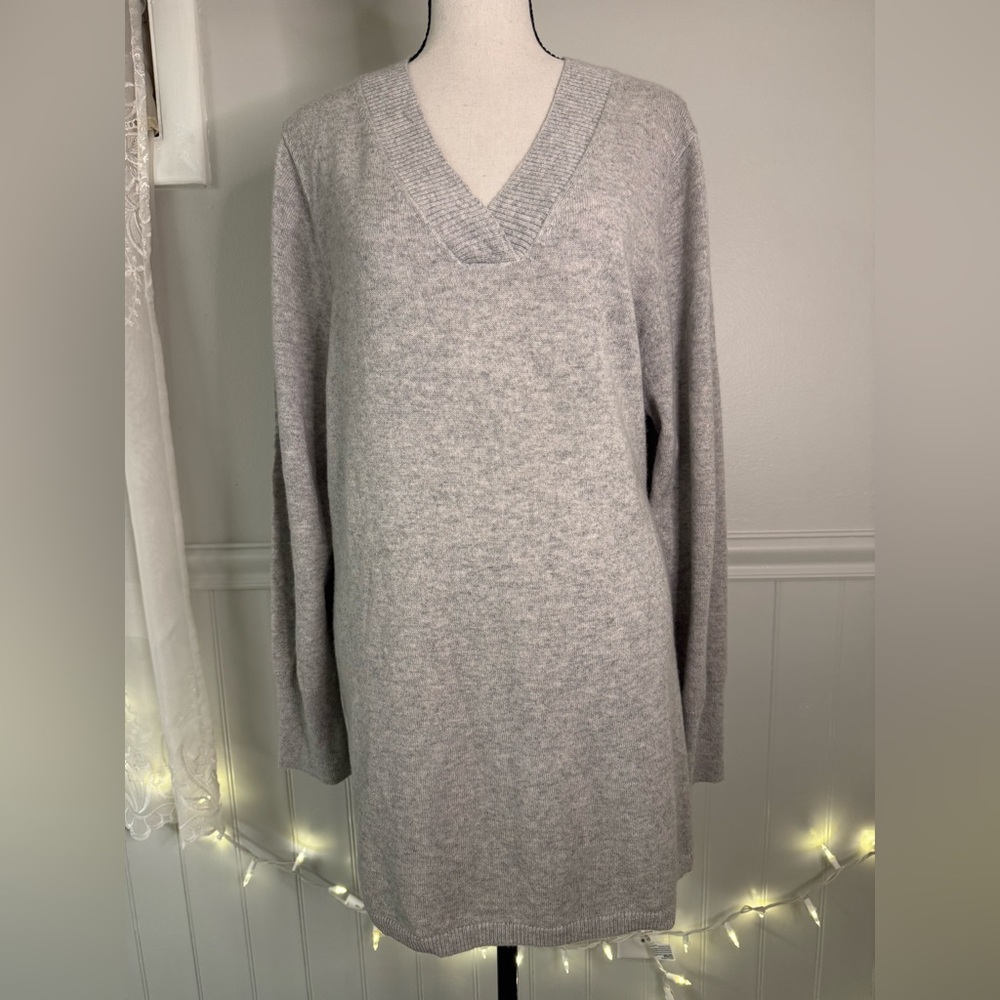 NWOT TALBOTS Light Gray 100% CASHMERE V-Neck Sweater Top
